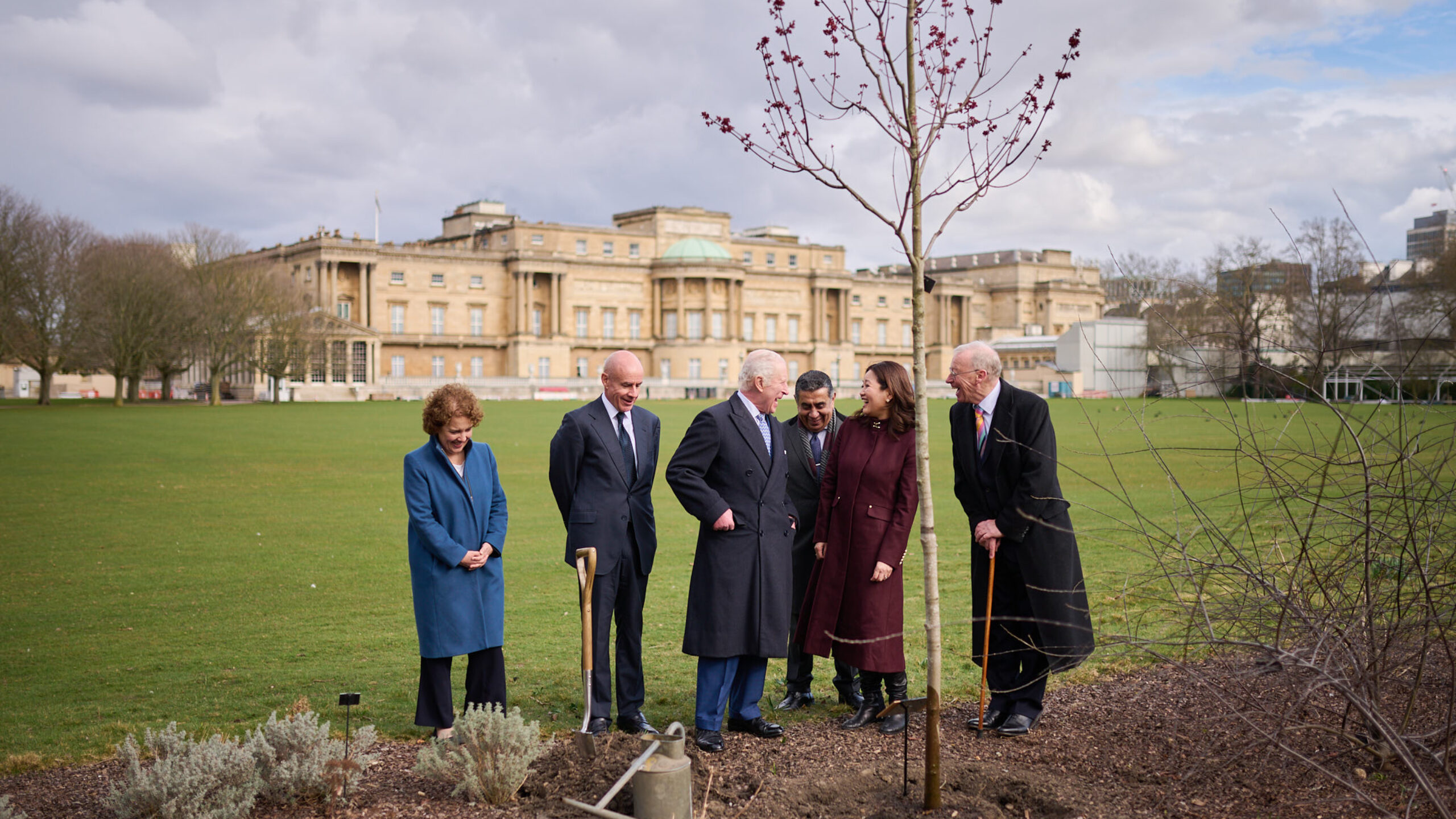 The King Plants a Tree to Commemorate The Queen’s Commonwealth Canopy
