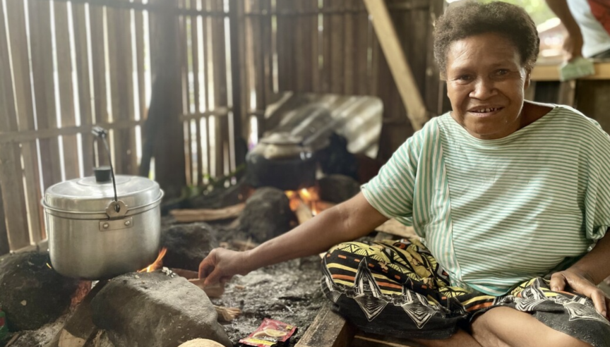 Kitchens are situated in the family homes, despite the use of open fires and wooden structures. Women use large stones to balance the pots and cook with ease despite the challenging conditions.